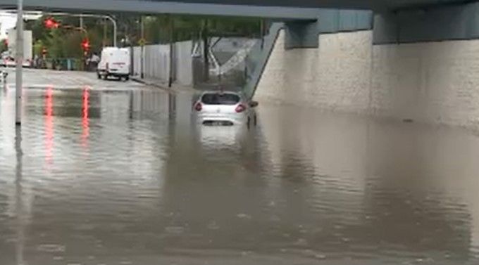 Temporal en el AMBA: calles anegadas y más de 11 mil usuarios sin luz