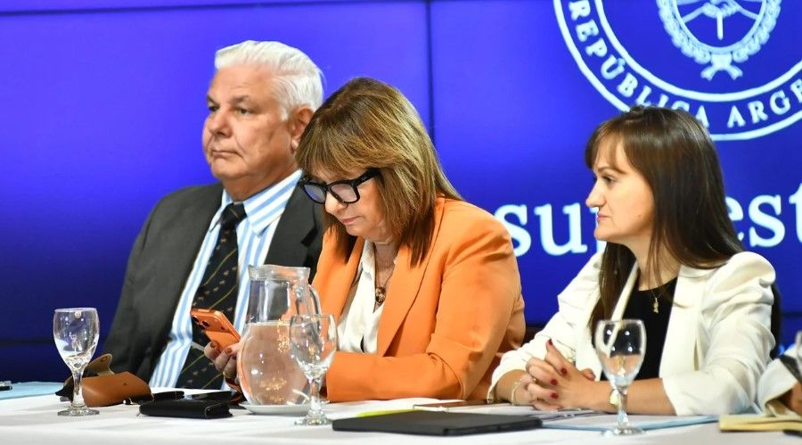 El oficialismo busca cerrar acuerdos por la reforma laboral antes de la sesión del miércoles