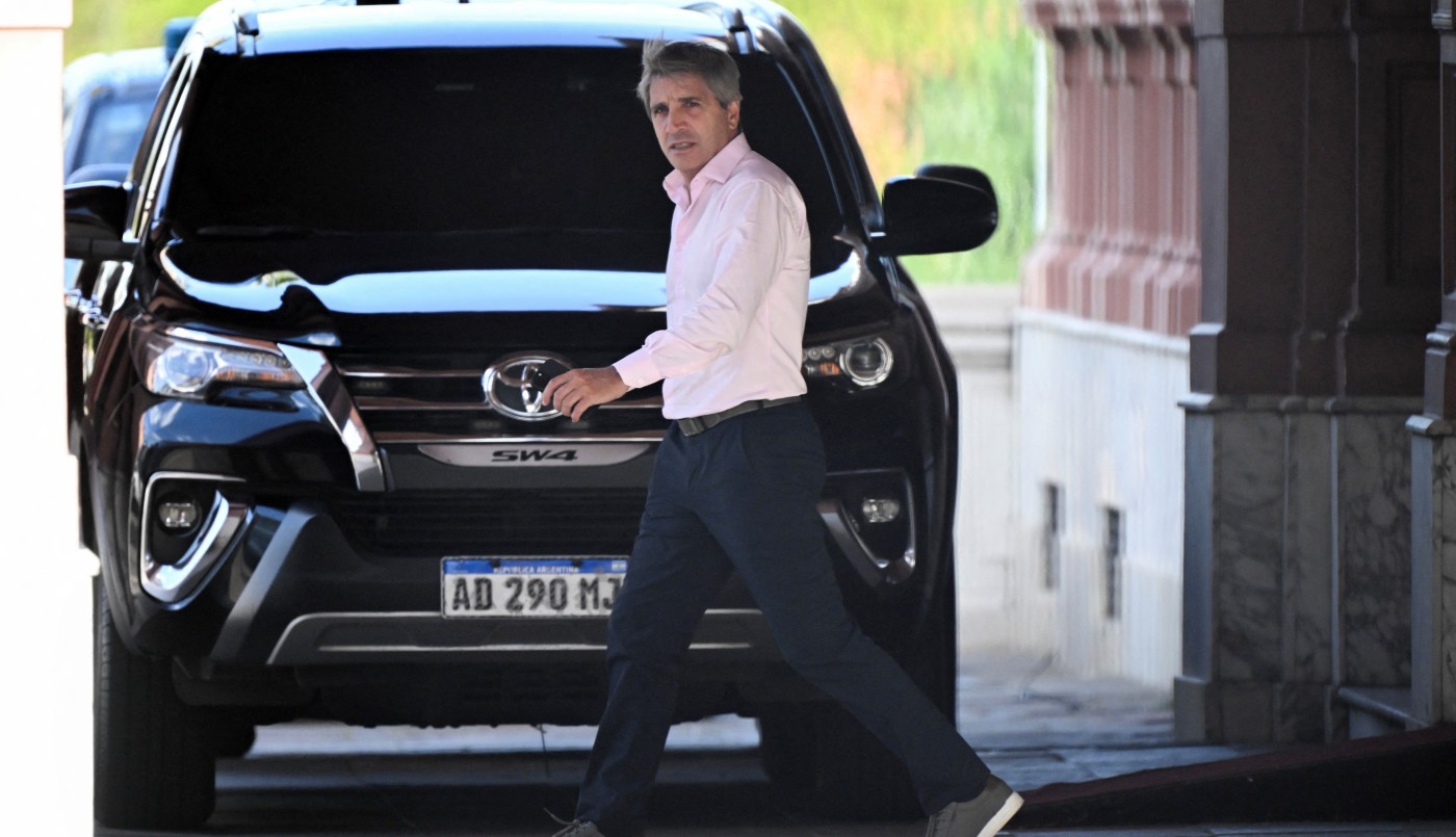 El fuerte mensaje de Luis Caputo a los gobernadores por Ganancias: "Tenemos que bajar impuestos" | Política