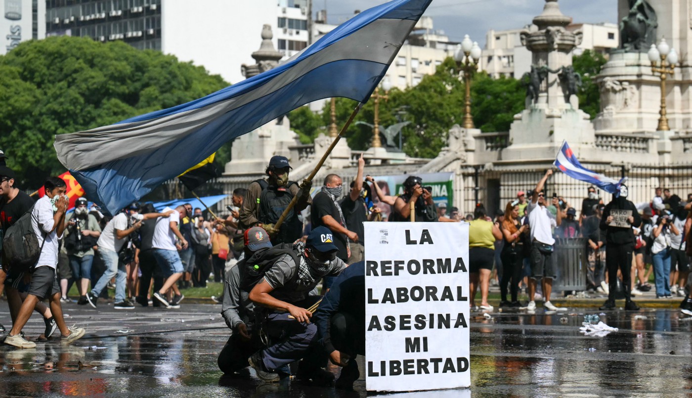 El Gobierno denunciará por terrorismo a los manifestantes que causaron destrozos en el Congreso | Política