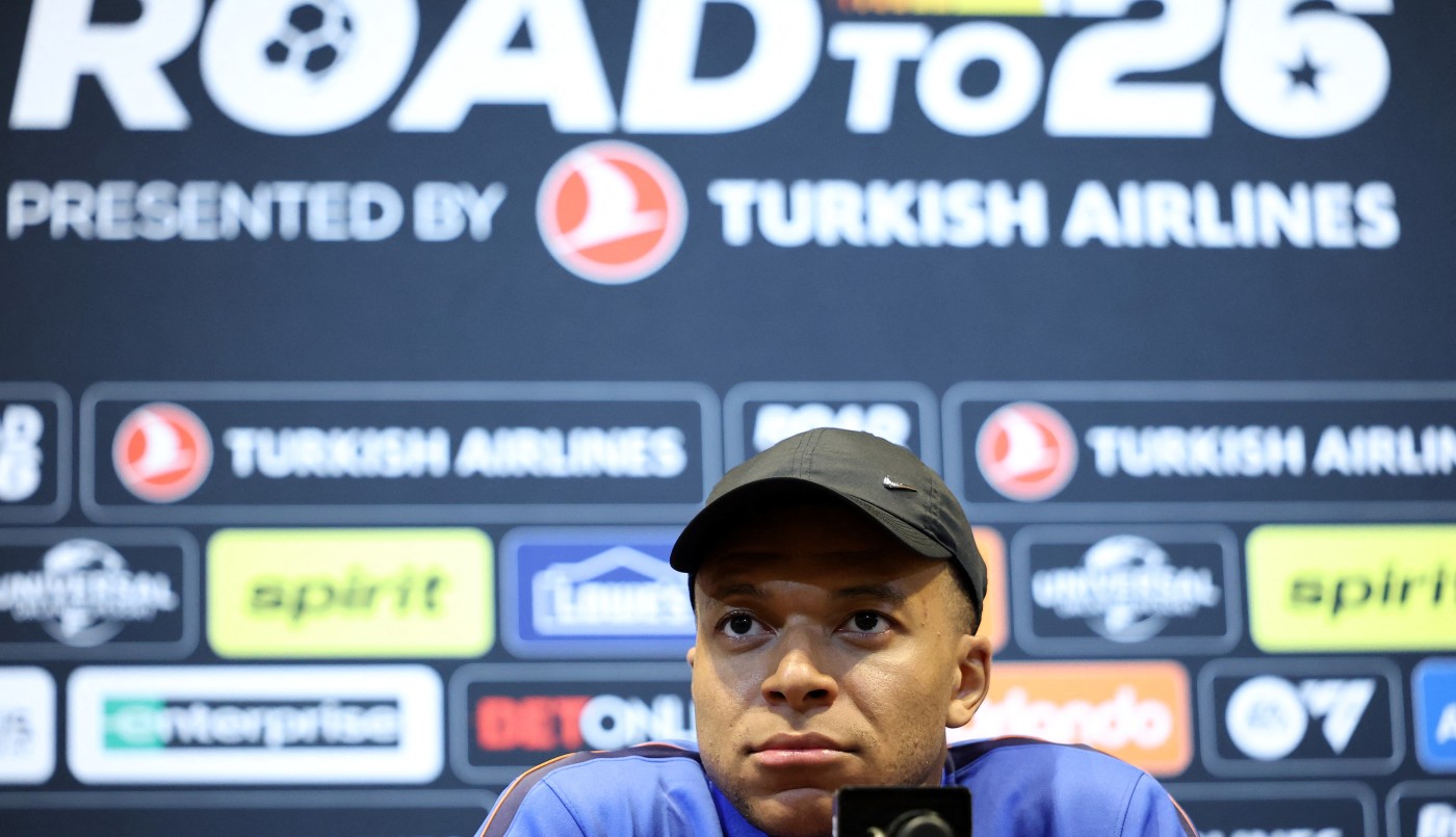 Mbappé negó que le hayan examinado la rodilla equivocada | Deportes