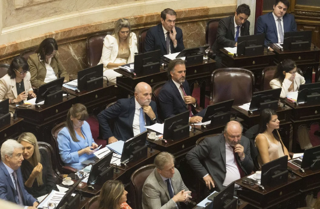 Los senadores pasarán a cobrar más de 11 millones de pesos tras un nuevo aumento en las dietas | Política