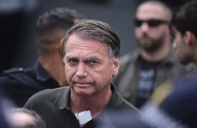 Internaron a Bolsonaro por una neumonía: su familia reiteró el pedido de prisión domiciliaria | Internacionales