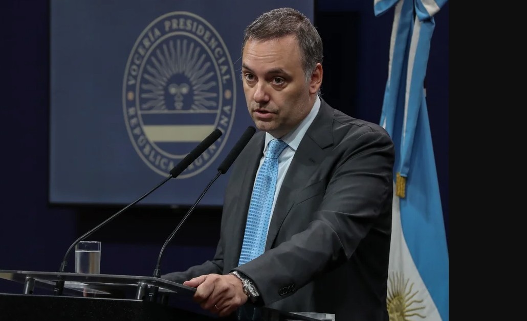 Adorni continúa con reuniones tratando de dejar atrás los cuestionamientos | Política