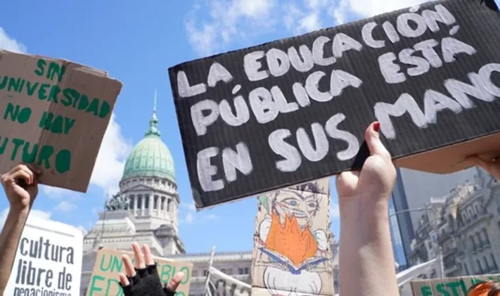 Tercera semana de paro universitario por recomposición salarial | Política