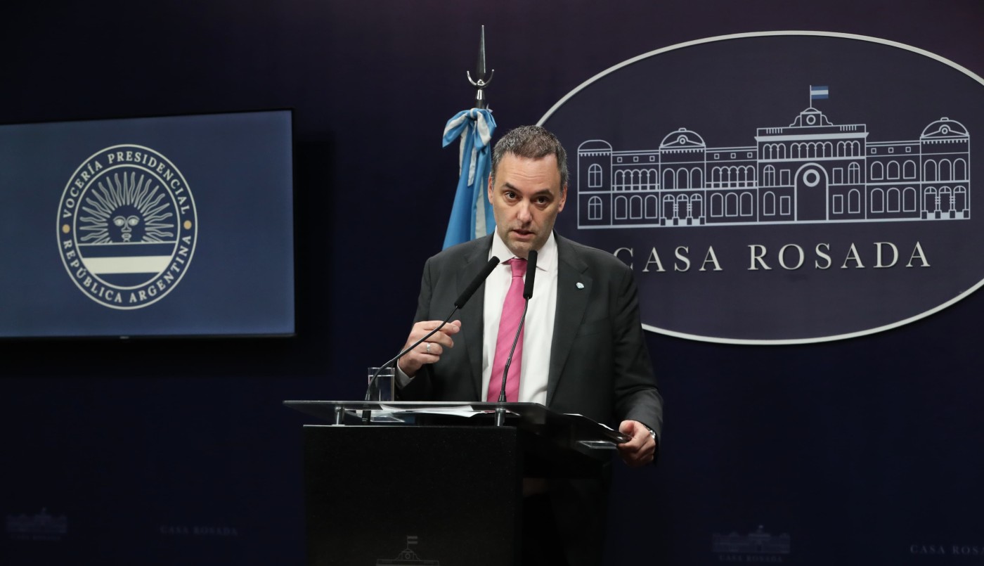 El juez pidió levantar el secreto bancario de Adorni y citó a declarar a otros cinco testigos | Política