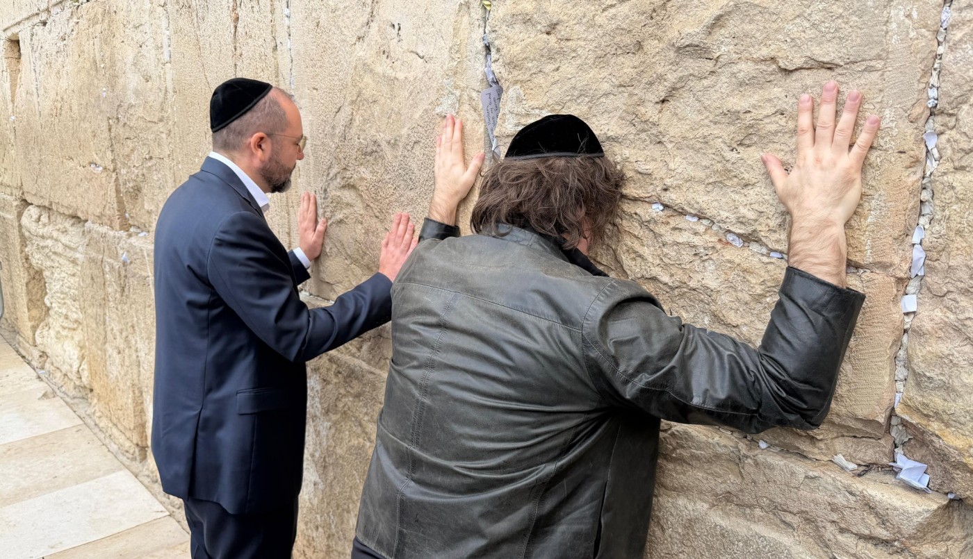 Javier Milei llegó a Israel y visitó el Muro de los Lamentos | Política