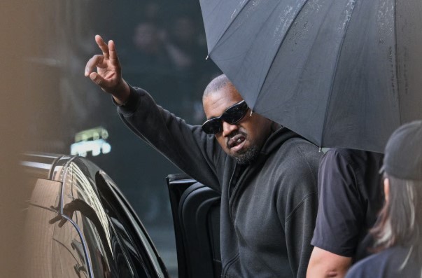 Reino Unido prohíbe la entrada al rapero Kanye West tras comentarios antisemitas | Espectáculos