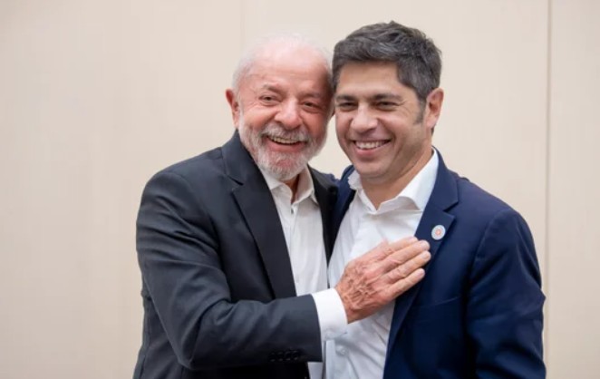 Kicillof con Lula en Barcelona: “Hay otro camino que no es el de la guerra, la crueldad y el abandono” | Política