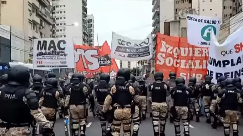 Bancarios, universitarios y organizaciones sociales protagonizan un lunes de manifestaciones | Política