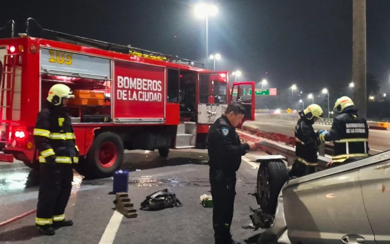 Colisión múltiple en la Autopista Perito Moreno deja un saldo de dos heridos | Actualidad