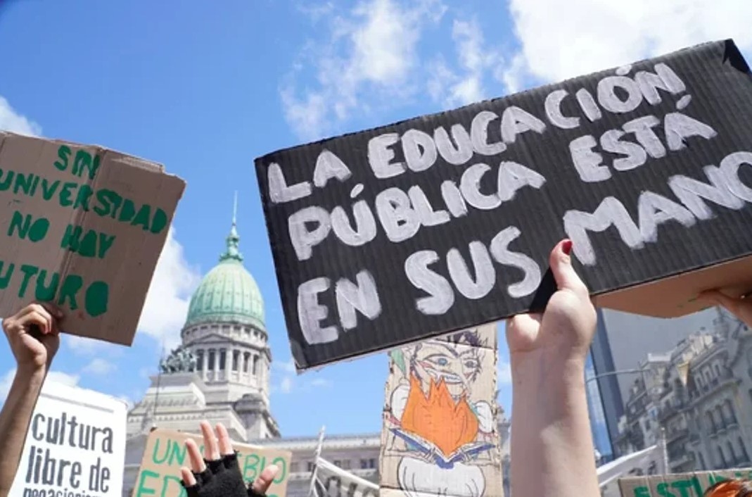 El Gobierno dice que cumple con el presupuesto universitario y calificó de “falsa” la denuncia por los hospitales | Política