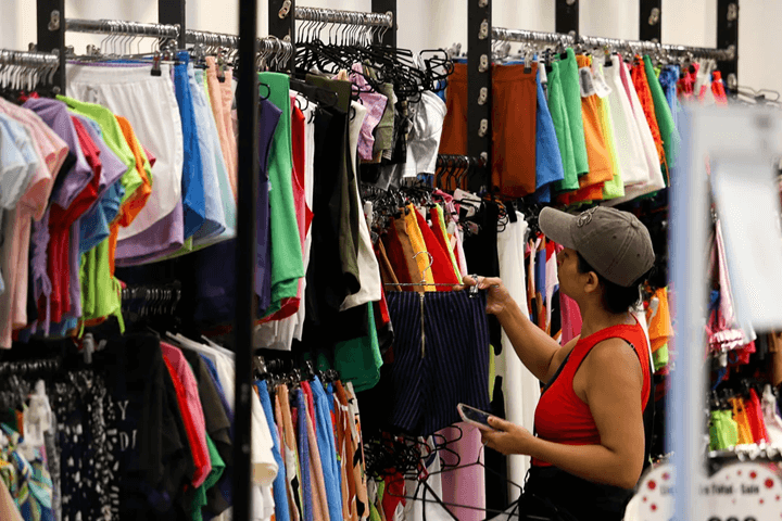 Ventas minoristas: en abril cayeron 3,2% interanual y suman un año en retroceso | Economía
