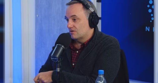 Manuel Adorni contra todos: “Voy a seguir yendo a mi casa de Exaltación y voy a seguir viajando” | Política