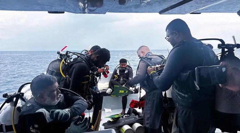 Hallan los cuerpos de cuatro buceadores italianos que se ahogaron mientras exploraban una cueva en Maldivas | Internacionales