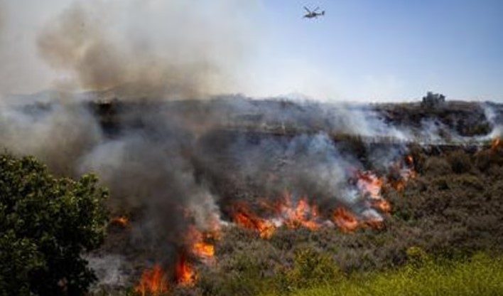 Un incendio forestal en el sur de California obliga a evacuar a más de 17.000 residentes | Internacionales