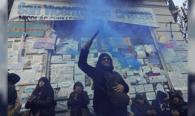 La Cámpora movilizó frente al domicilio de Cristina Kirchner y recordó la asunción de Néstor Kirchner | Política