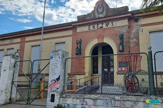 “Me patiné la plata”, se excusó una preceptora que robó 45 mil dólares destinados a un viaje de estudios | Actualidad