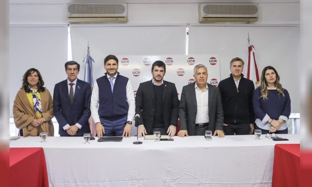 Los gobernadores radicales se reunieron en el Comité Nacional y comienza la carrera a 2027 | Política