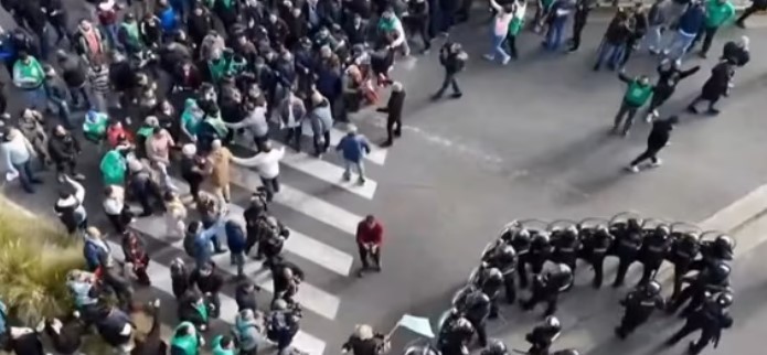 Protestas y movilizaciones sobre la General Paz, a la altura de San Martín | Actualidad