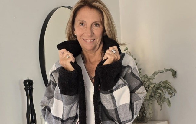 Influencer de costura enseña online una técnica para no pasar frío | Actualidad