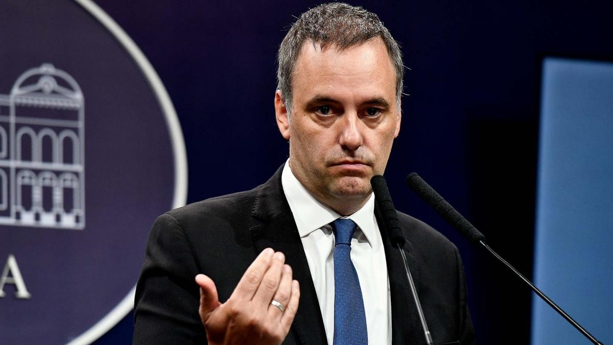 El comunicado de Adorni tras las críticas por ingresar al Régimen Simplificado de Ganancias | Política