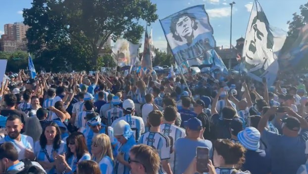 Banderazo histórico: miles de argentinos coparon Kansas City en la previa del debut de la Selección ante Argelia | Deportes