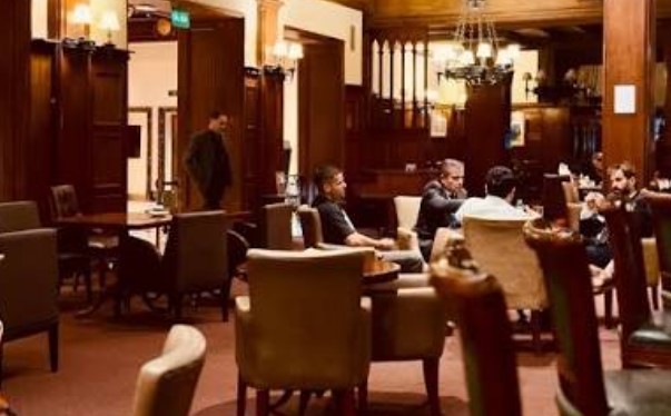 Claridge Literario relanza su ciclo de encuentros con escritores, música y experiencias culturales | Espectáculos
