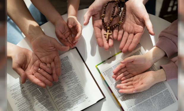 Una de cada cuatro personas no se identifica con ninguna religión | Actualidad