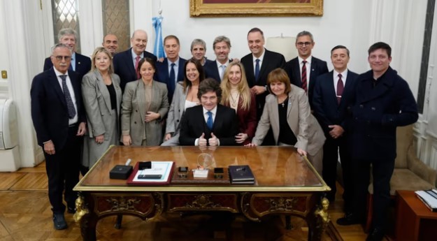 Quiénes son los integrantes del gobierno que se adhirieron al régimen simplificado de Ganancias | Política