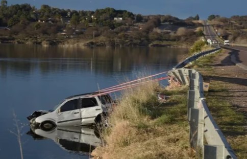 Choque fatal en La Pampa: cuatro hermanas murieron al quedar atrapadas tras caer a un canal | Actualidad