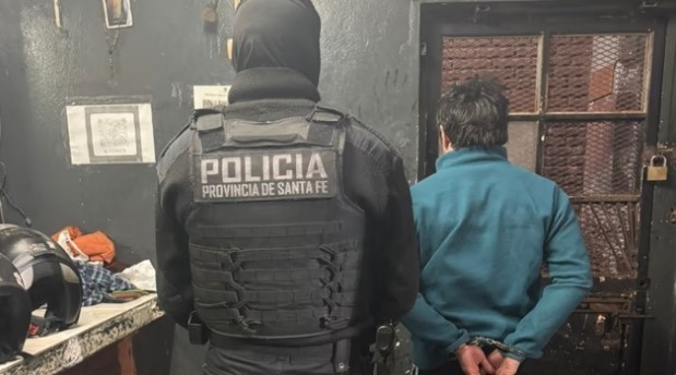 Rosario: le robó tarjetas bancarias del locker del gimnasio a compañeros y fue detenido | Actualidad
