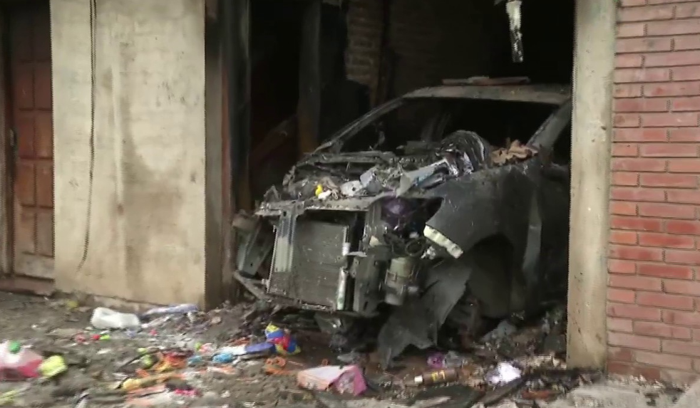 Lanús: un auto explotó dentro de una casa y hay un hombre internado en grave estado | Actualidad