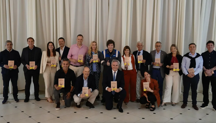 Adorni desmintió el aumento de sueldo de Milei, pero confirmó el incremento para funcionarios | Política