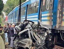 Un hombre cruzó con las barreras bajas y fue arrollado por el tren | Actualidad