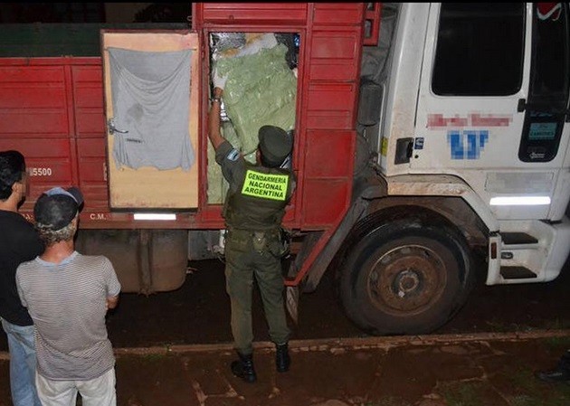 Camionero circulaba de contramano, con 1200 kilos de marihuana | Actualidad