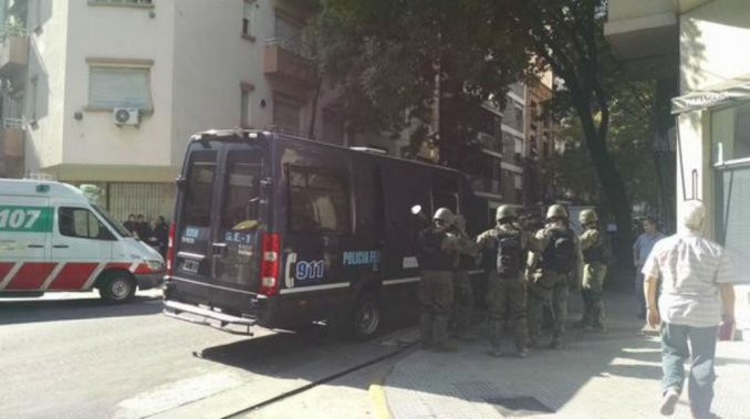 Detienen e internan a un hombre luego de amenazar de muerte a los vecinos, tras discutir con su novia | Actualidad