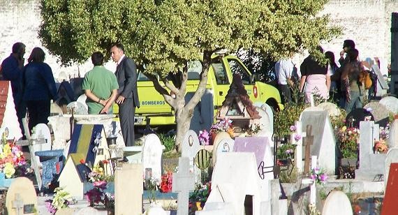 Un ladrón se disfrazó de sepulturero para ir al funeral de su abuela y lo atraparon | Actualidad