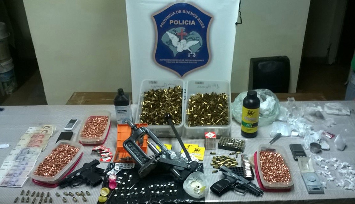 Vendía cocaína escondida en vainas servidas de 9 mm. que rellenaba en su casa de un barrio privado | Actualidad