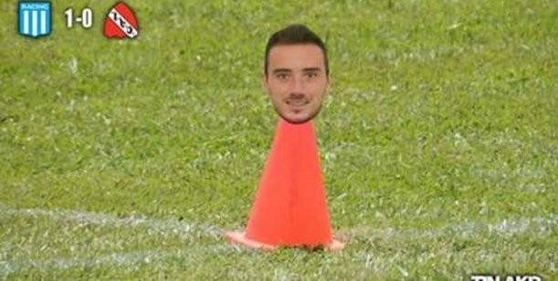 Los afiches de Racing con cargadas a Independiente no se hicieron esperar | Deportes