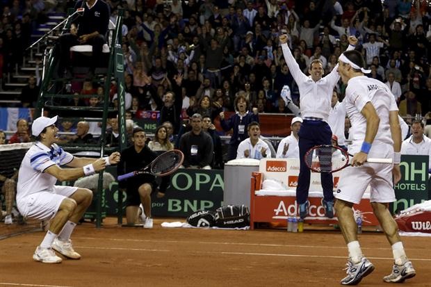 Copa Davis:  Argentina le ganó a Serbia y se clasificó a las semifinales de la Copa Davis | Deportes