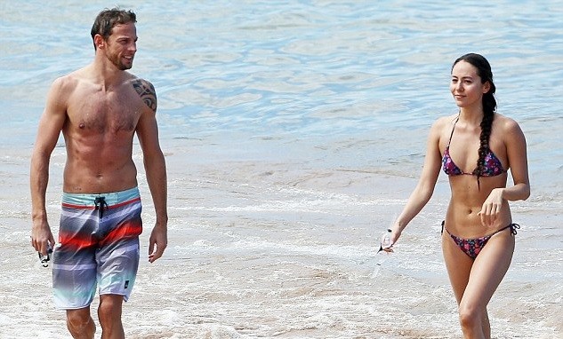 Le robaron a un piloto de F1 y a su esposa tras drogarlos con gas somnífero | Deportes