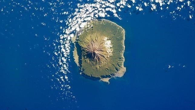 La isla habitada más remota del mundo busca profesores | Curiosidades