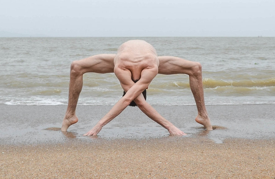 El talentoso contorsionista que logra poses “alienígenas” | Curiosidades