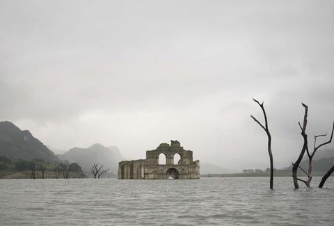 México: por la sequía, una iglesia sumergida del siglo XVI quedó al descubierto | Internacionales