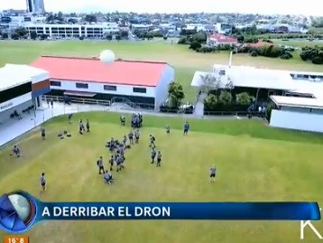 Pelotazo al dron | Deportes