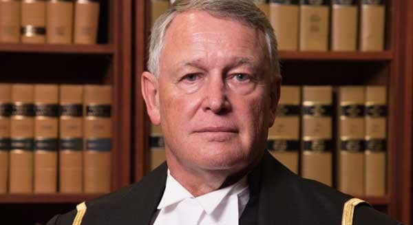 "¿Por qué no cerraste las rodillas?", le preguntó un juez a una joven violada | Internacionales