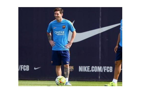 Messi entrenó a la par de sus compañeros del Barcelona y se ilusiona con estar frente a Real Madrid | Deportes