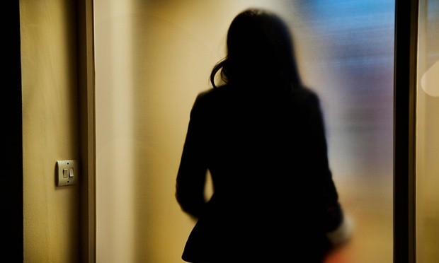 Juez autoriza a morir a una británica que no quiere vivir "sin juventud ni belleza" | Internacionales