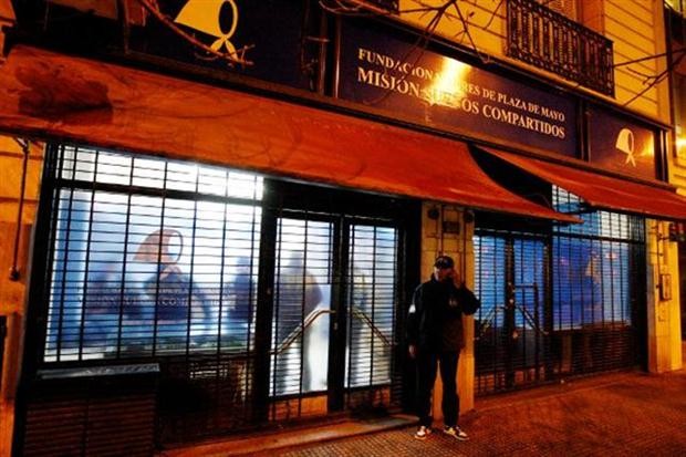 Condenan a la fundación Madres de Plaza de Mayo a pagar 33 millones de pesos por contratos incumplidos | Política